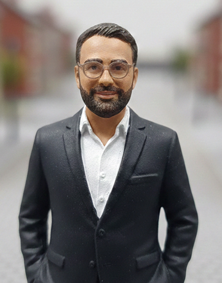 Rechtsanwalt Metin Güler als Spielzeugfigur